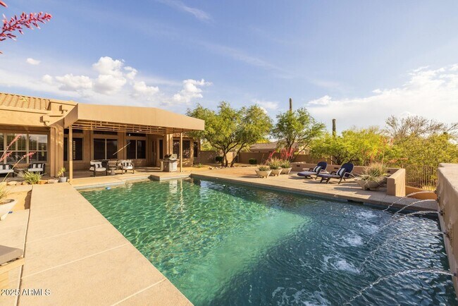 Building Photo - 7474 E Red Bird Rd