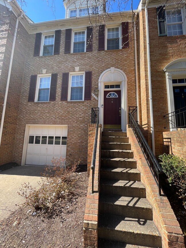 Building Photo - Luxurious And Spacious 3 Bed 2 Bath Brick Townhouse In Tysons Station
