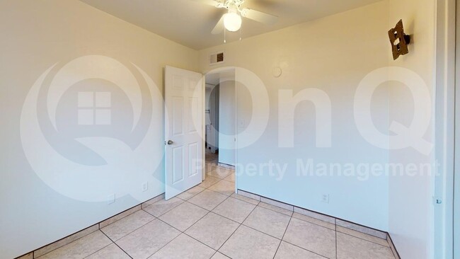 Building Photo - 1132 W Knox Pl