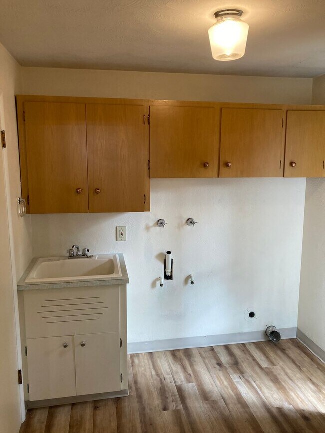 Building Photo - Mid-Century Four Bedroom in Candalaria, La...