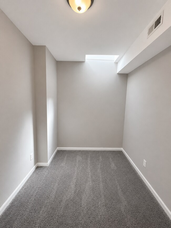 Building Photo - 411 N Luzerne Ave