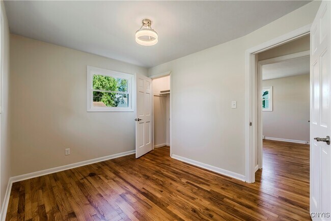 Building Photo - 222 Wilber St