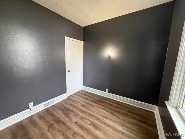 Building Photo - 21 Abbottsford Pl