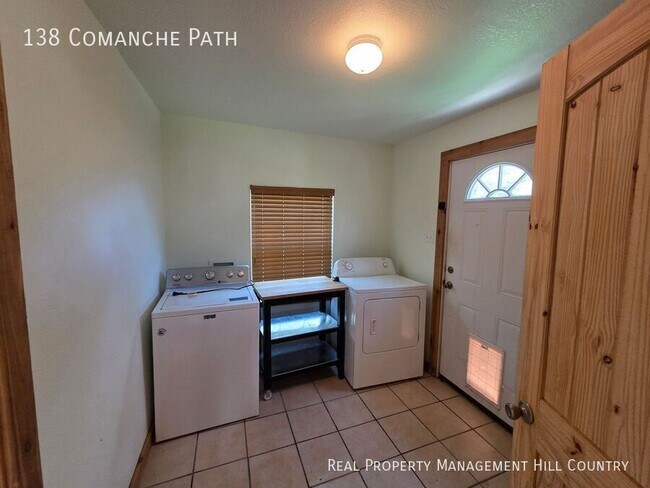 Building Photo - 138 Comanche Path