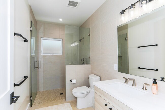 Building Photo - 3161 Puu Paka Dr