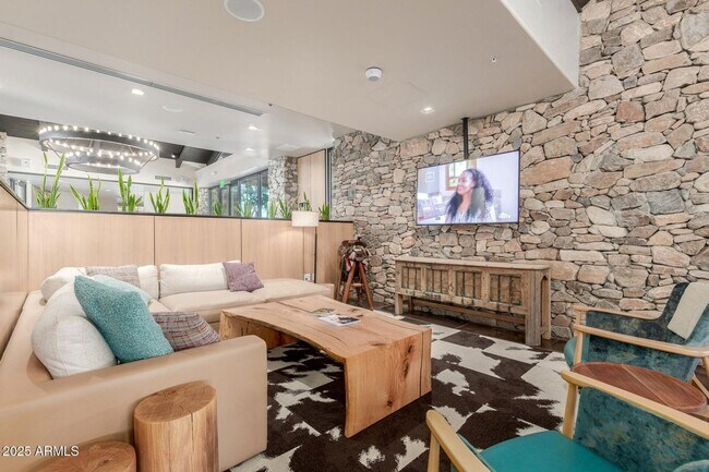 Building Photo - Luxury DC Ranch Condo - Walk to Market Street