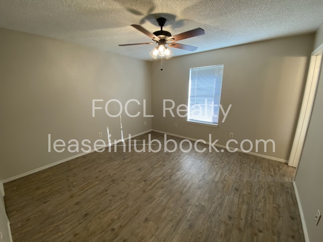 Building Photo - Updated and cozy 3/2/2