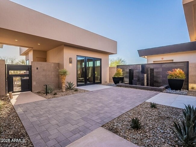 Building Photo - 37200 N Cave Creek Rd