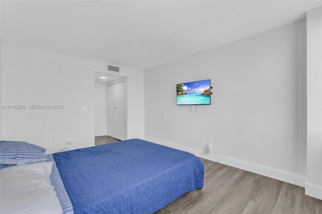 Building Photo - 3589 S Ocean Blvd