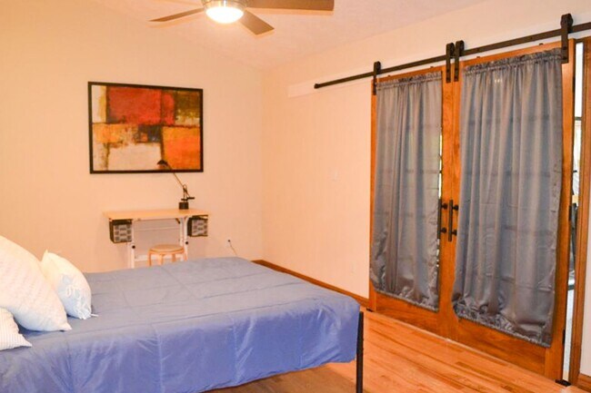 Building Photo - Furnished Golf Course Rental