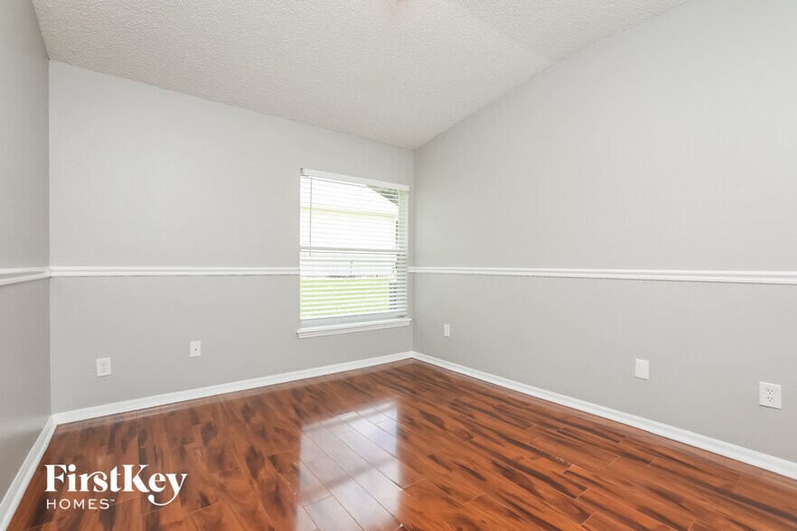 Building Photo - 1739 Crowned Ave