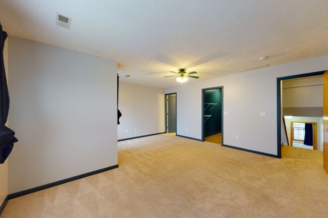 Building Photo - 492 S Peace Rd