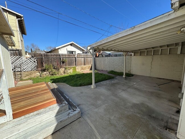 Building Photo - Charming 3 Bedroom, 1 Bath West Ventura Bungalow