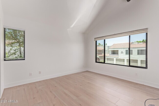 Building Photo - 10055 E Mountainview Lake Dr