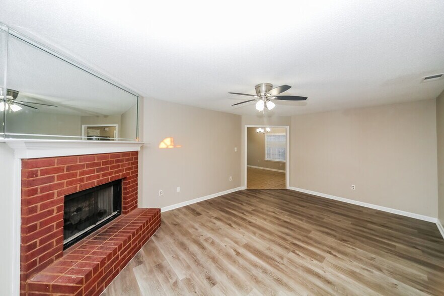 Building Photo - 7621 Davis Pkwy