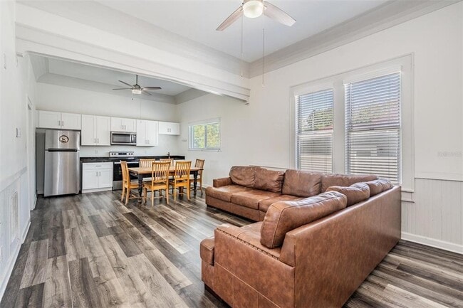 Building Photo - 2319 W Aileen St