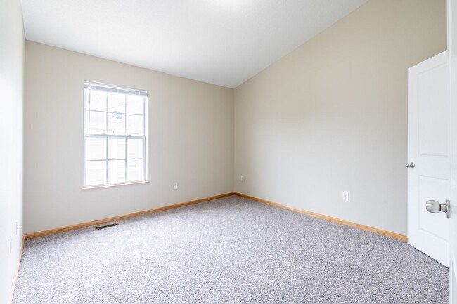 Building Photo - 2 Bedroom 2 Bathroom Town House - Exterior Unit