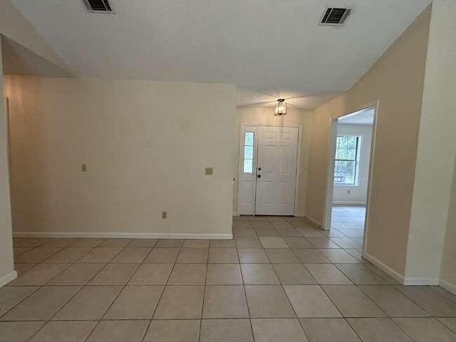 Building Photo - House for Rent