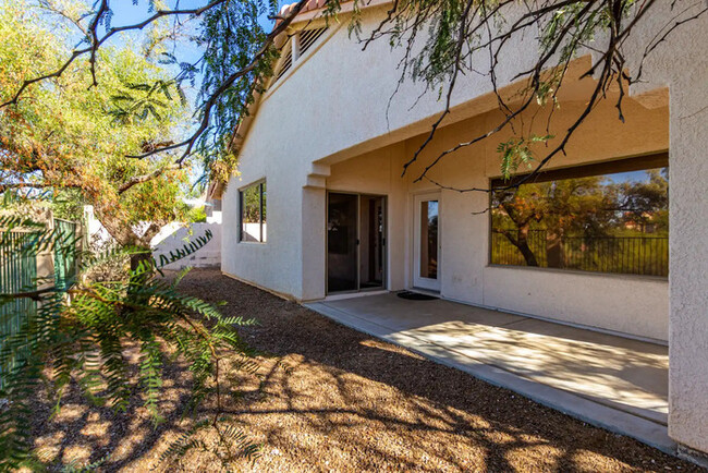 Building Photo - HOME FOR RENT