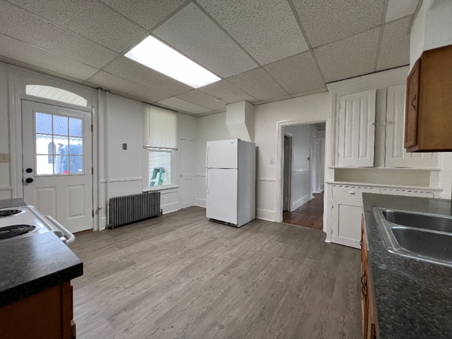 Building Photo - 4798 Steele Ave