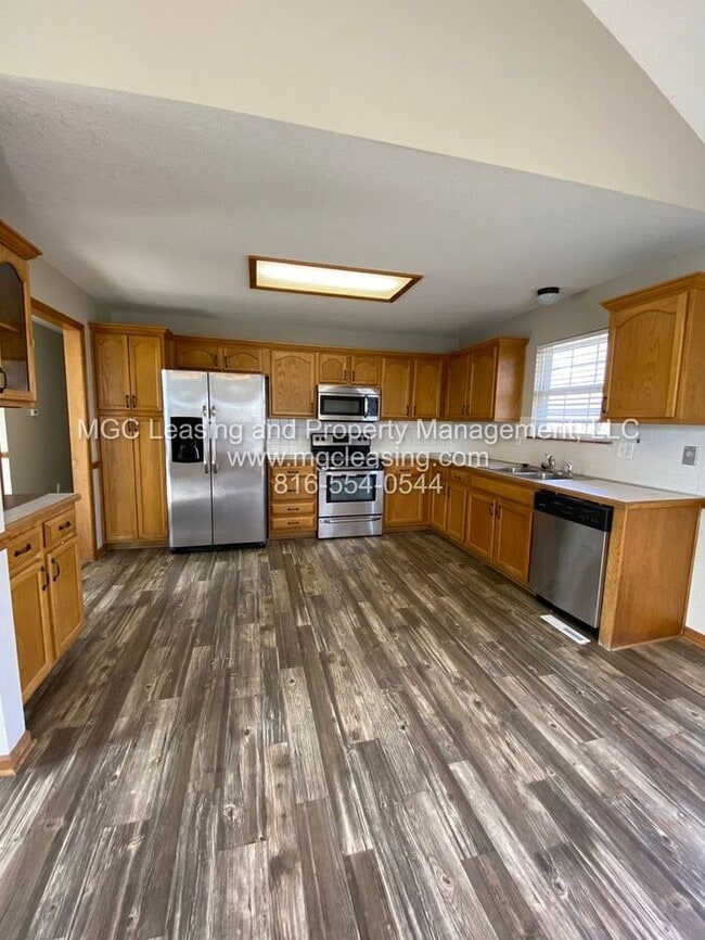 Building Photo - Charming Family Home in Greenwood’s Cheyen...