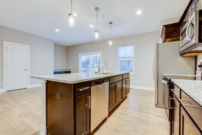 Building Photo - Available August 1st - 3 Bedroom Townhouse in Franklin Regional School District