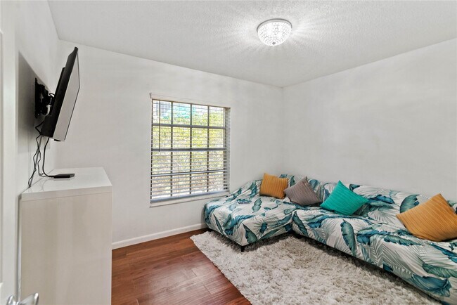 Building Photo - 2151 NE 68th St