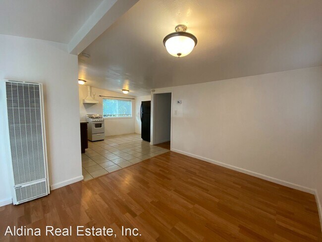 Building Photo - Studio, 1 bath House - 2736 Freedom Blvd.