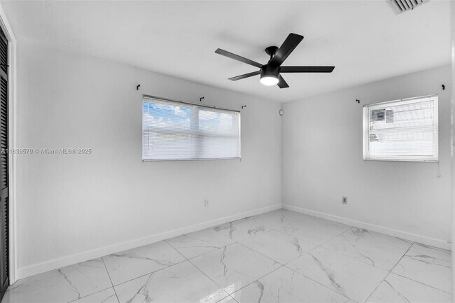 Building Photo - 8440 NW 11th Ct