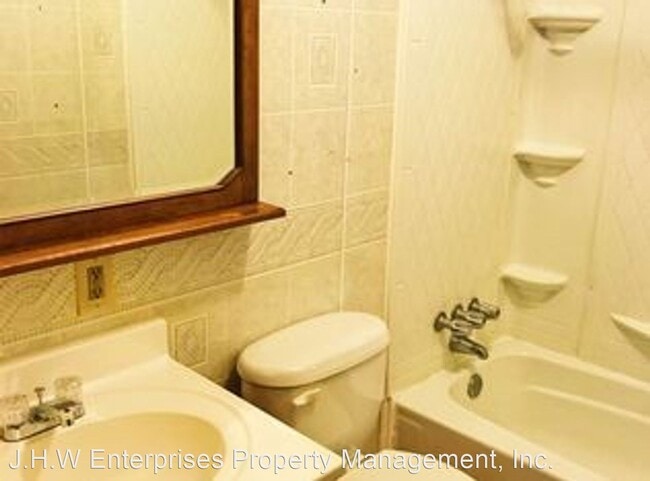 Building Photo - 3 br, 1 bath House - 2418 1/2 Laurel St.