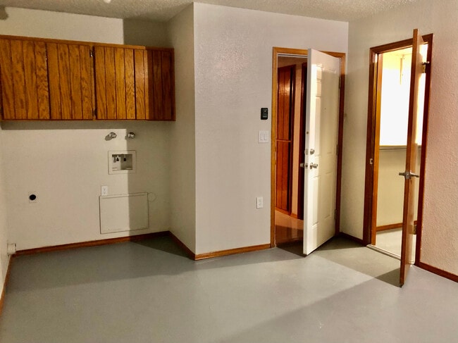 Building Photo - 730 Resler Dr