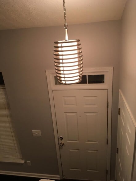 Building Photo - 1465 Gates Cir SE