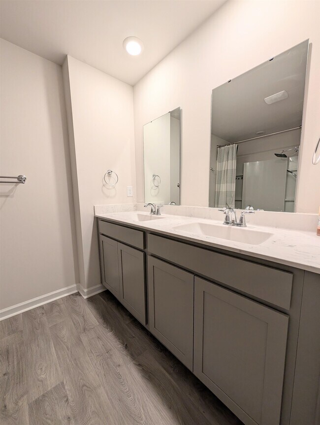 Building Photo - 851 Woodland Farms Cir