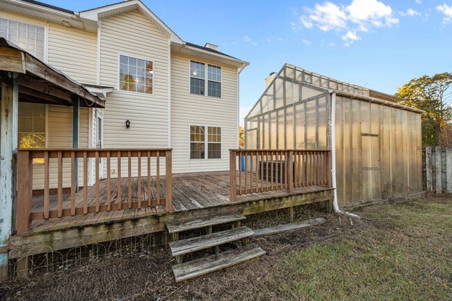 Building Photo - 200 Bridlewood Dr