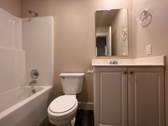 Building Photo - 5774 Parchment~Gorgeous Bristol Heights Home w/ Hardwood & Custom Cabinetry!