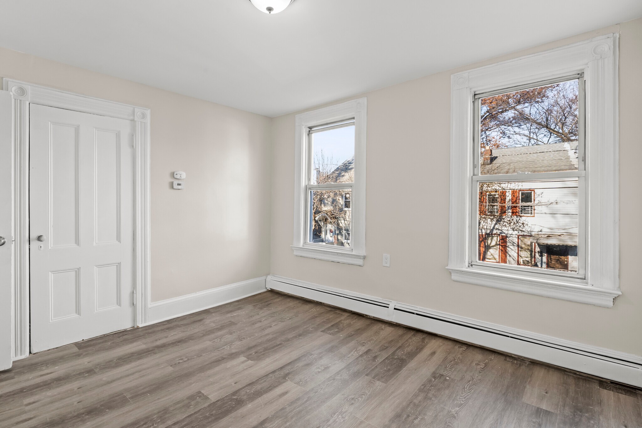 Building Photo - 202 N 1st St