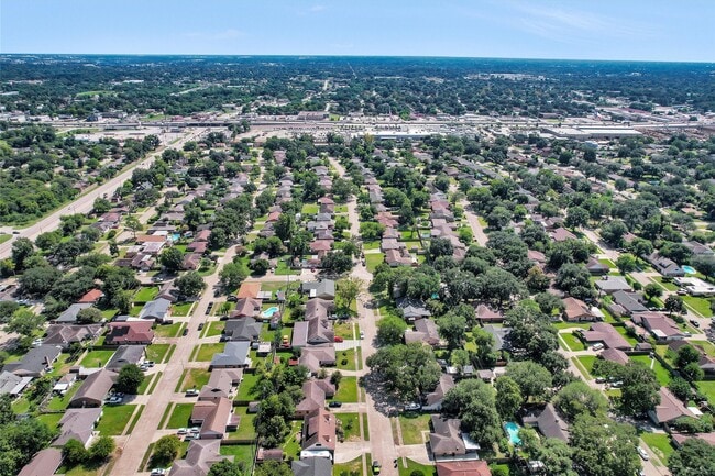 Building Photo - 1102 Mosher Ln