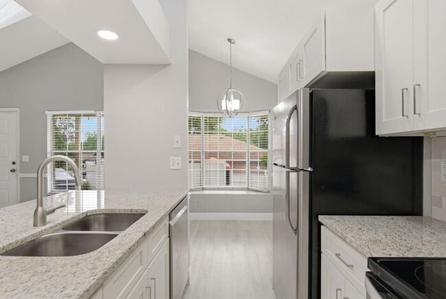 Building Photo - Single Family Home in Lake St George