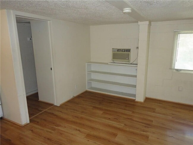 Building Photo - 3205 Grooms St