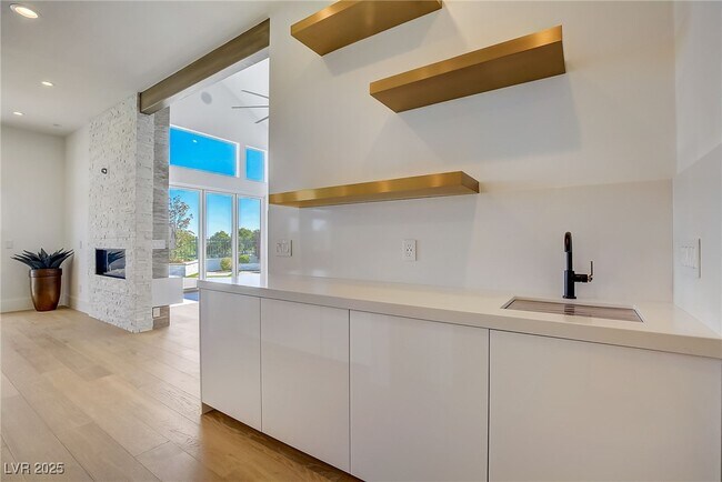 Building Photo - 9116 Eagle Ridge Dr