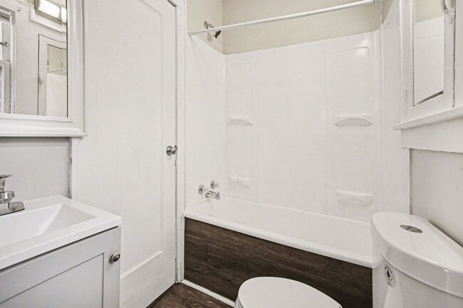 Building Photo - Cozy 2 Bed, One Bath Home In Downtown Kansas City!