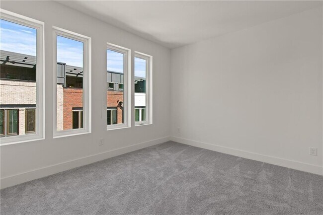 Building Photo - 1292 Chelsea Cir NW