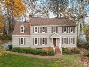 Building Photo - Queensmill