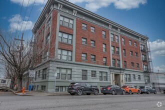 Building Photo - Charming Vintage Studio in NW Portland nea...
