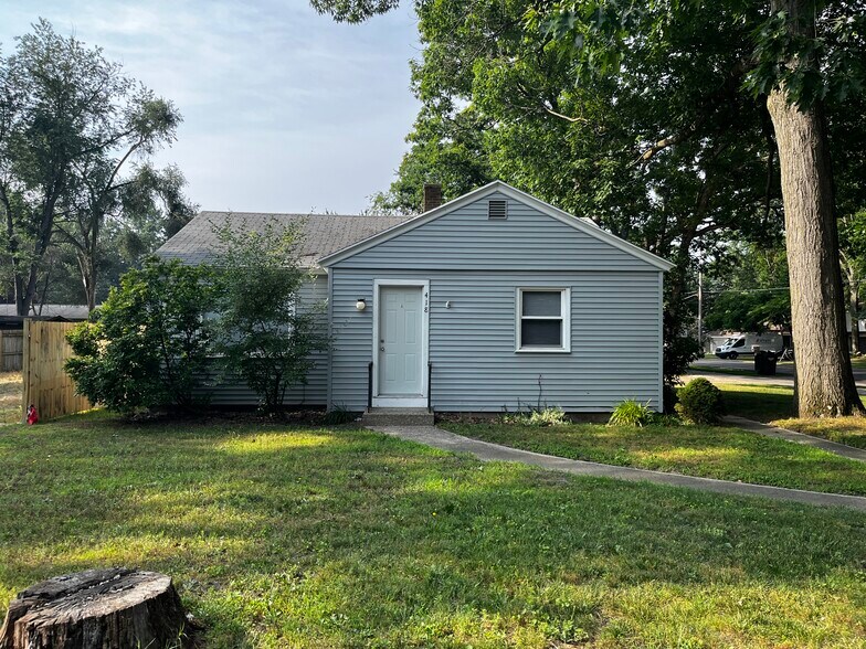 Building Photo - 418 W Lakewood Blvd