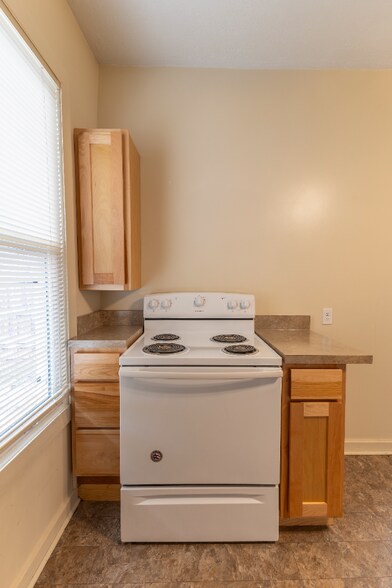 Building Photo - 6606 Ballard Ave