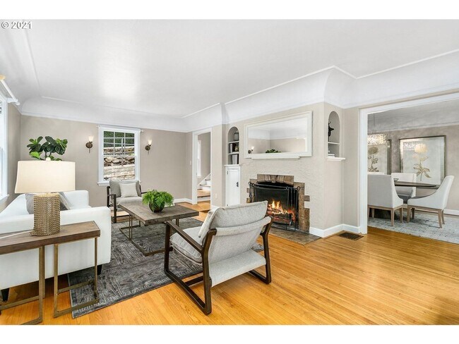 Building Photo - 44 NW MacLeay Blvd