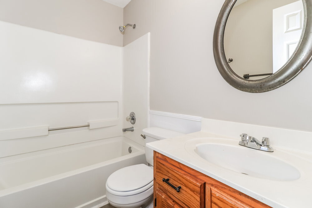 Building Photo - 10125 Oak Run Dr S