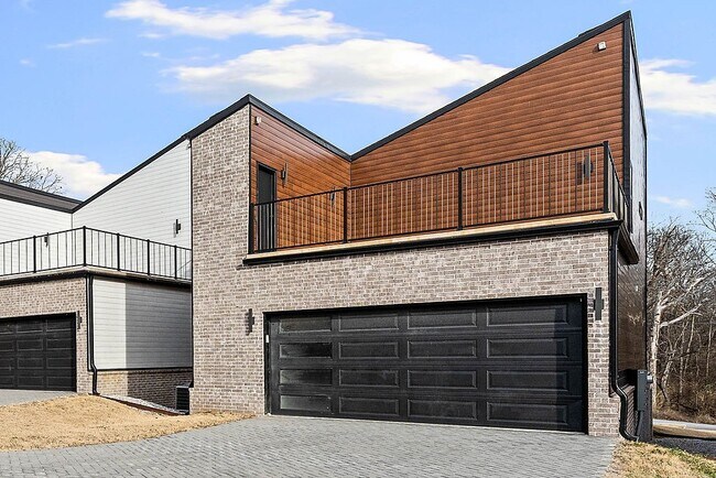 Building Photo - 491 S Happy Hollow Rd