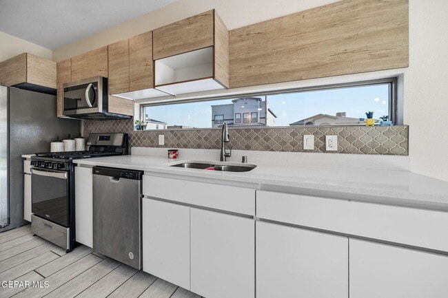 Building Photo - 3741 Peak Pl